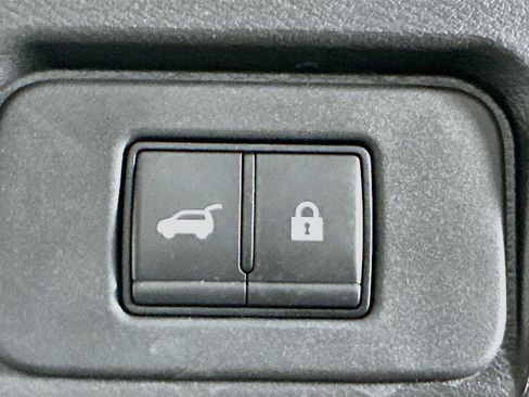 Used 2023 Nissan Rogue SV w/ SV Premium B Package FWD image 31