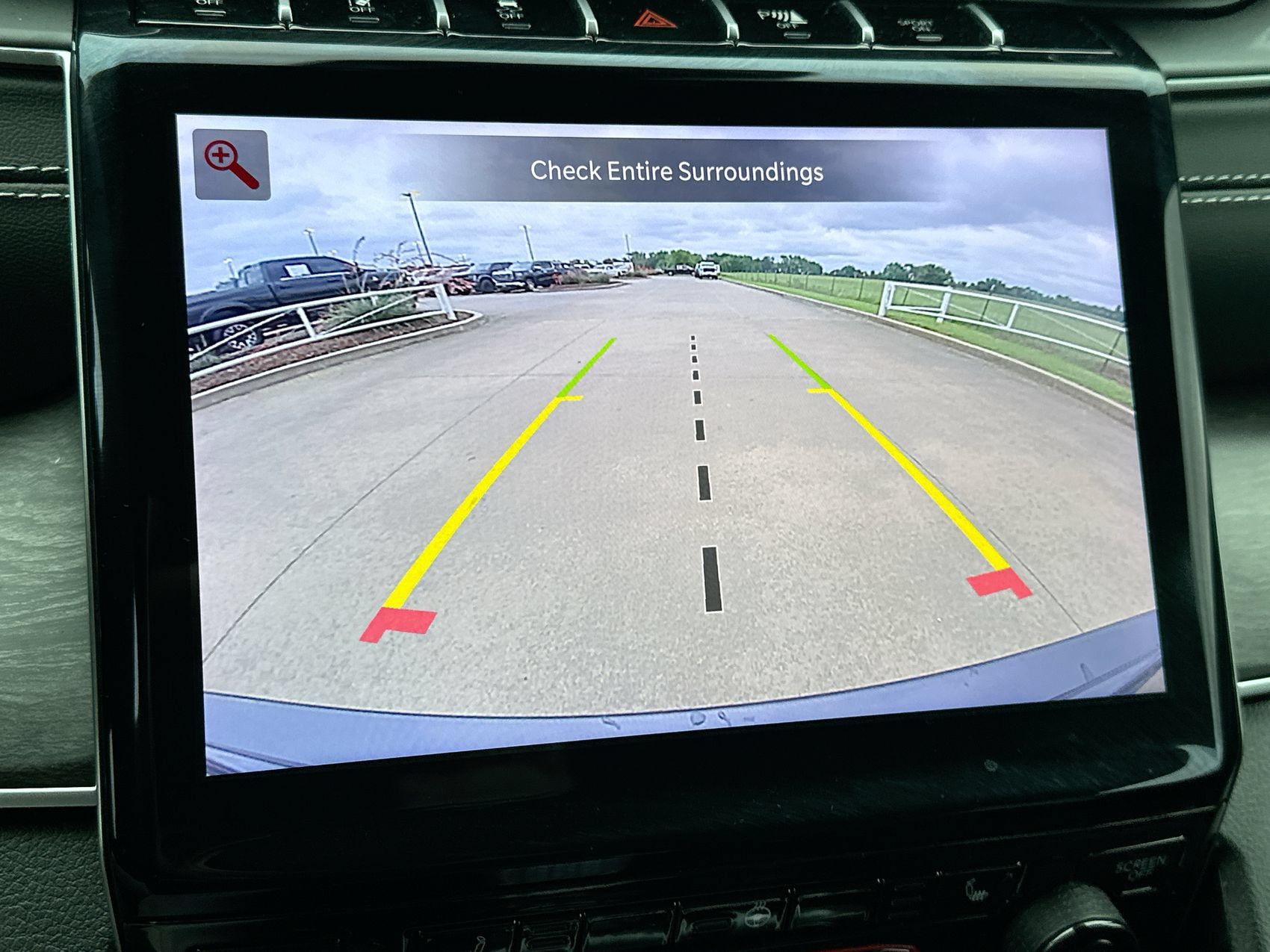 Used 2025 Jeep Grand Cherokee Limited RWD image 17