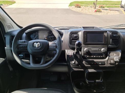 Used 2024 RAM ProMaster 2500 w/ Power Group FWD image 9