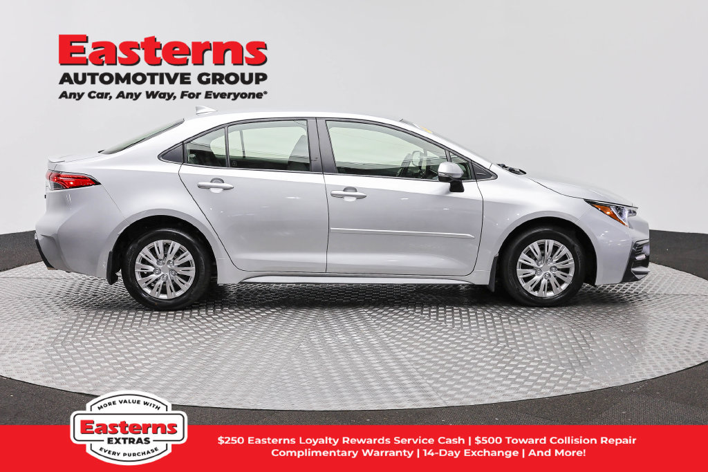 Used 2022 Toyota Corolla SE FWD image 4