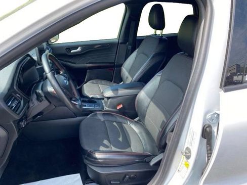 Used 2023 Ford Escape ST-Line AWD/4WD image 5