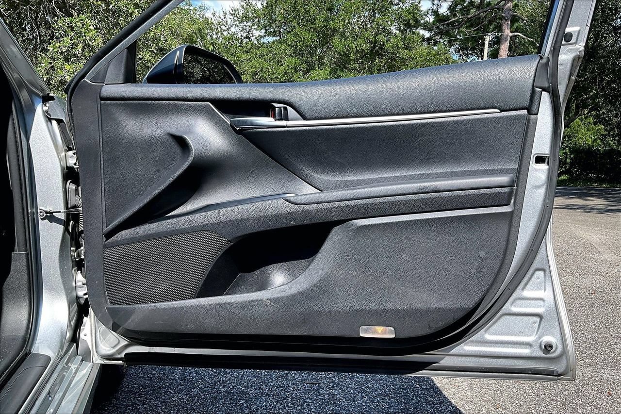 Used 2019 Toyota Camry SE FWD image 27