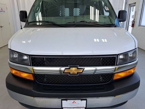 Used 2025 Chevrolet Express 2500 w/ Driver Convenience Package RWD image 3