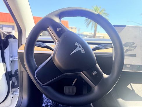 Used 2021 Tesla Model 3 Standard Range Plus image 9