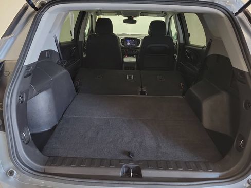 Used 2024 GMC Terrain SLE FWD image 25