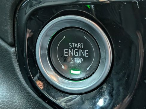 Used 2025 GMC Sierra 1500 SLT image 26