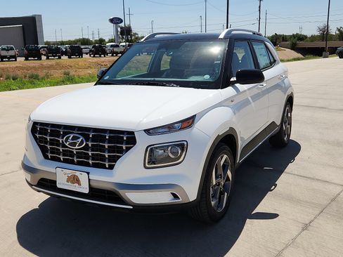 New 2026 Hyundai Venue SEL FWD image 1