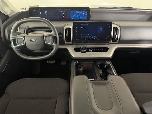 Used 2025 Ford Expedition Active AWD/4WD image 13