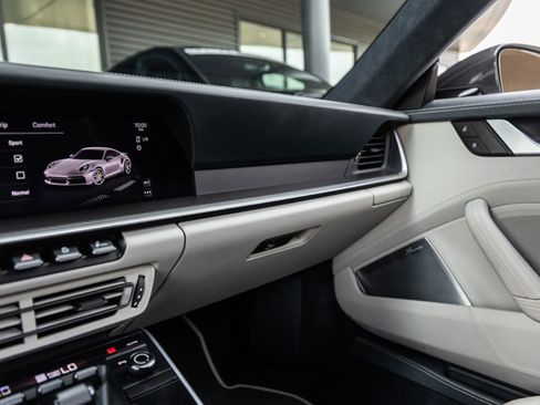 Used 2022 Porsche 911 Turbo S image 42