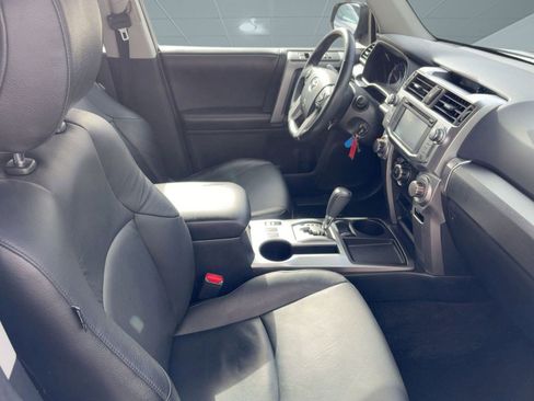 Used 2016 Toyota 4Runner SR5 image 29