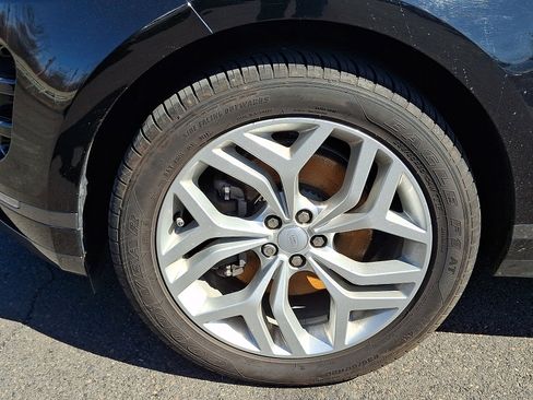 Used 2023 Land Rover Range Rover Evoque R-Dynamic SE image 5