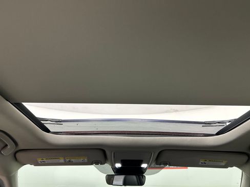 Used 2025 Honda Pilot Elite image 19