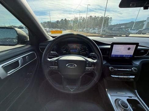 Used 2020 Ford Explorer XLT w/ Equipment Group 202A image 13