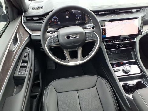 New 2026 Jeep Grand Cherokee Limited AWD/4WD image 10