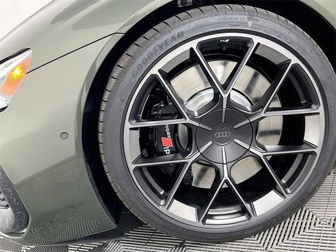 New 2026 Audi RS e-tron GT Base image 30