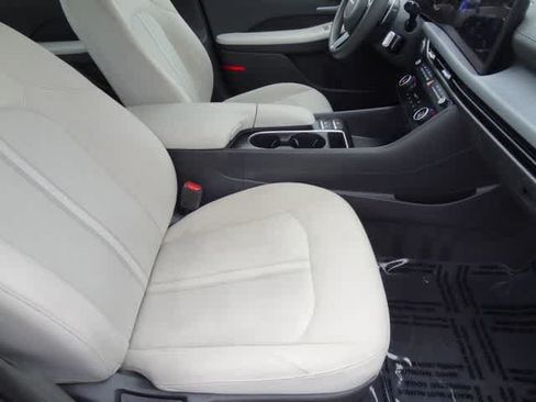 Used 2025 Hyundai Sonata SEL FWD image 14