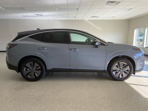 Used 2025 Nissan Murano SL w/ Cargo Package image 3