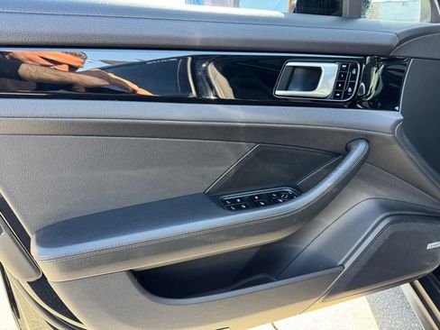 Used 2020 Porsche Panamera 4 image 13