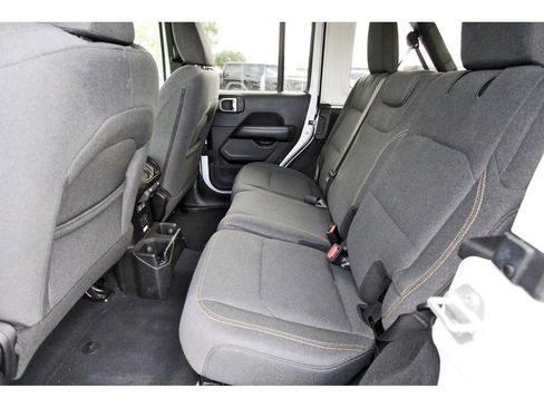 Used 2024 Jeep Wrangler Unlimited Sahara AWD/4WD image 7