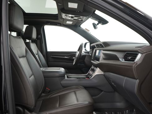 Used 2021 GMC Yukon Denali w/ Denali Premium Package image 14