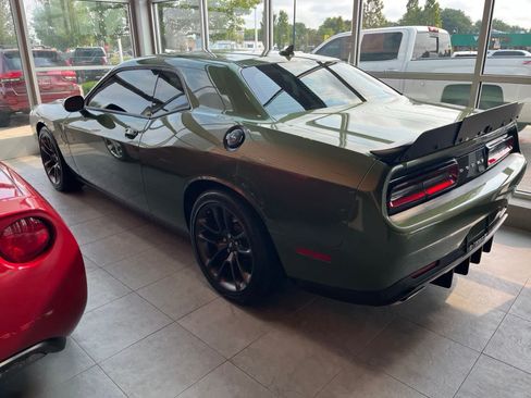 Used 2021 Dodge Challenger R/T Scat Pack RWD image 9