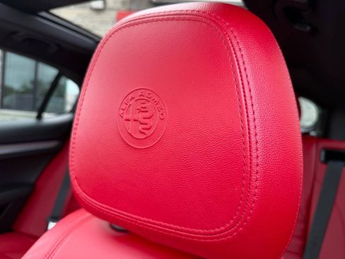 Used 2022 Alfa Romeo Stelvio Veloce AWD/4WD image 25