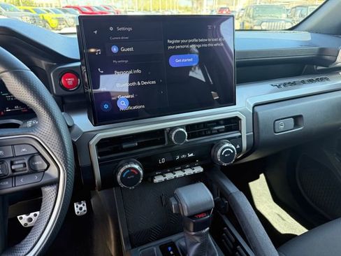 Used 2025 Toyota Tacoma TRD Sport image 17