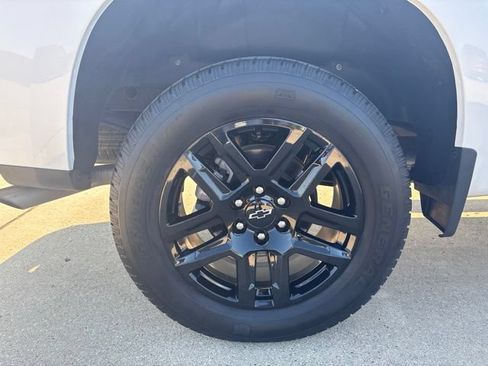 Used 2024 Chevrolet Silverado 1500 Custom AWD/4WD image 10