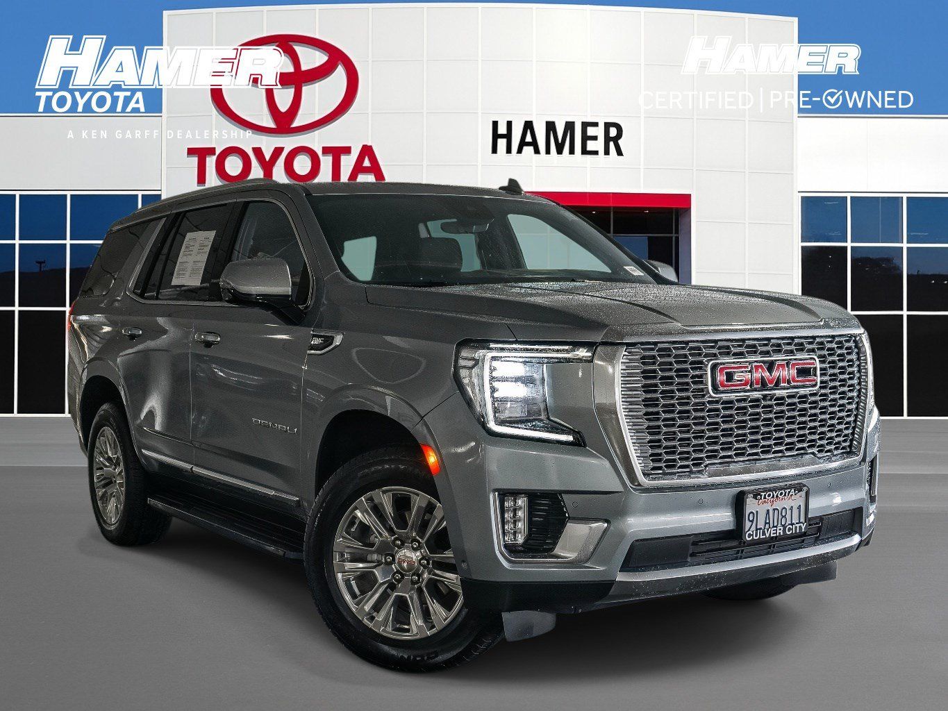 Used 2024 GMC Yukon Denali w/ Advanced Technology Package AWD/4WD image 1