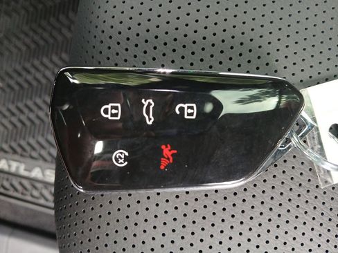 New 2026 Volkswagen Atlas Cross Sport SEL R-Line image 29