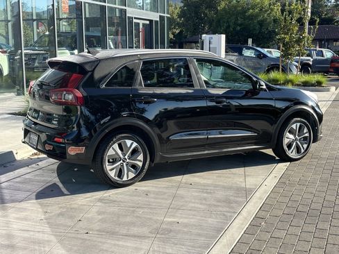 Used 2019 Kia Niro EX Premium image 8