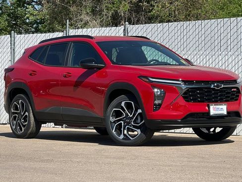 New 2026 Chevrolet Trax RS w/ Driver Confidence Package FWD image 2