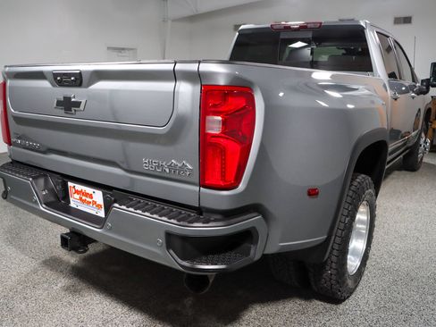 Used 2024 Chevrolet Silverado 3500 High Country w/ High Country Premium Package AWD/4WD image 7