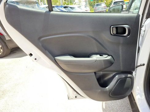 Certified 2023 Hyundai Venue Limited FWD image 9