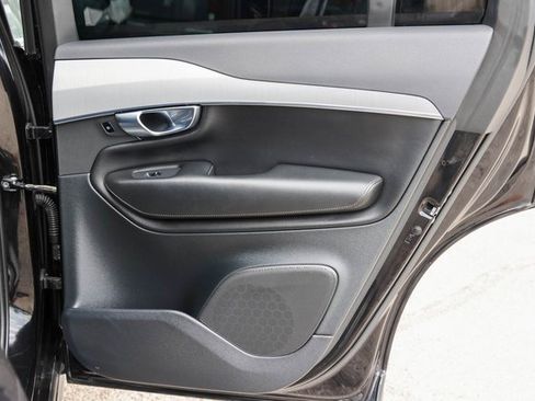 Used 2021 Volvo XC90 T5 Momentum w/ Protection Package Premier image 21