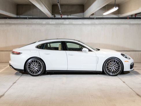 Certified 2023 Porsche Panamera image 8