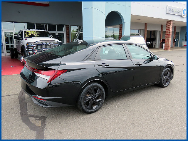 Used 2021 Hyundai Elantra SEL FWD image 7