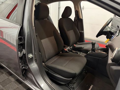 Used 2022 Nissan Versa S FWD image 45