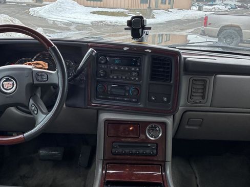 Used 2005 Cadillac Escalade ESV AWD image 15