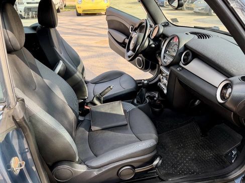 Used 2010 MINI Cooper Base 2dr Convertible image 16