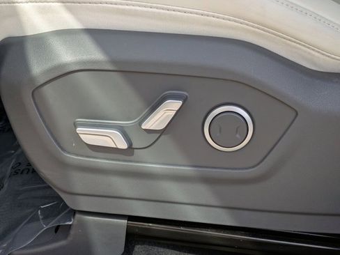 Used 2025 Hyundai Santa Fe SEL image 6