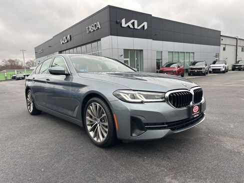Used 2022 BMW 530i xDrive w/ Convenience Package image 2