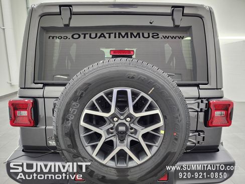 New 2025 Jeep Wrangler Sahara image 31