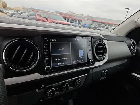 Used 2020 Toyota Tacoma SR5 image 17