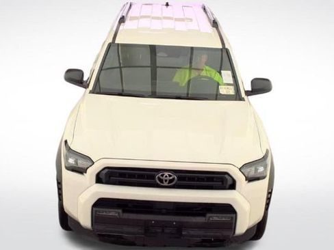 Used 2025 Toyota 4Runner SR5 AWD/4WD image 7