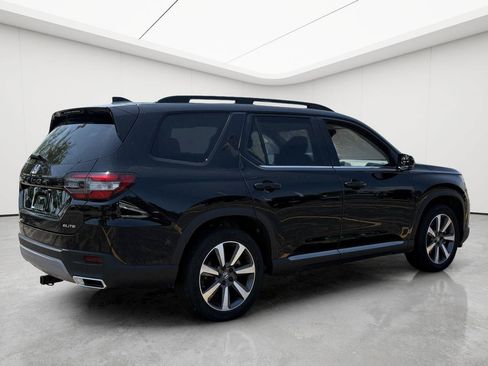 Used 2025 Honda Pilot Elite image 8