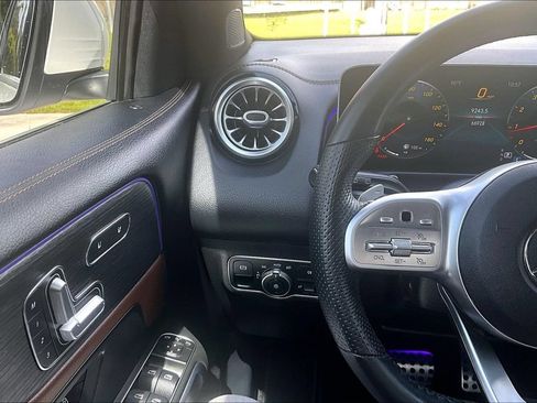 Used 2020 Mercedes-Benz GLB 250 image 26