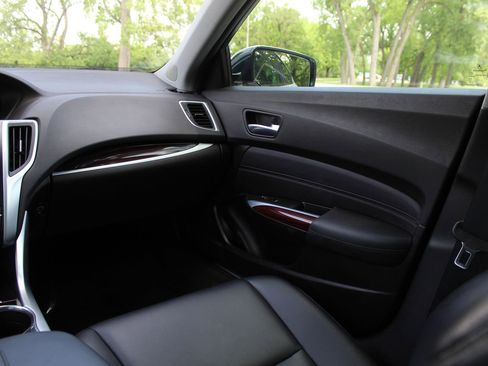 Used 2017 Acura TLX FWD image 11