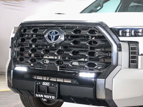 Used 2024 Toyota Tundra Platinum AWD/4WD image 5