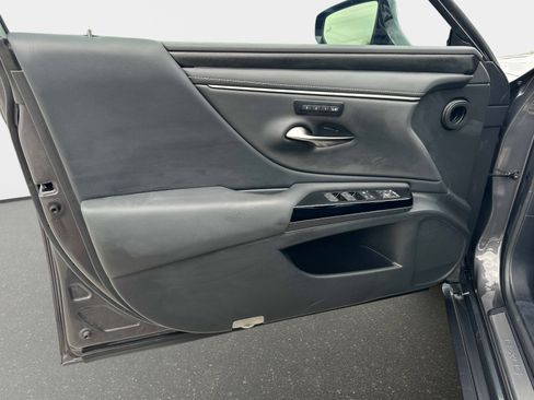 Used 2024 Lexus ES 350 w/ Technology Package image 17